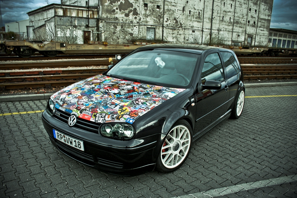 Stiker bombing - Tuning auta s nálepkami